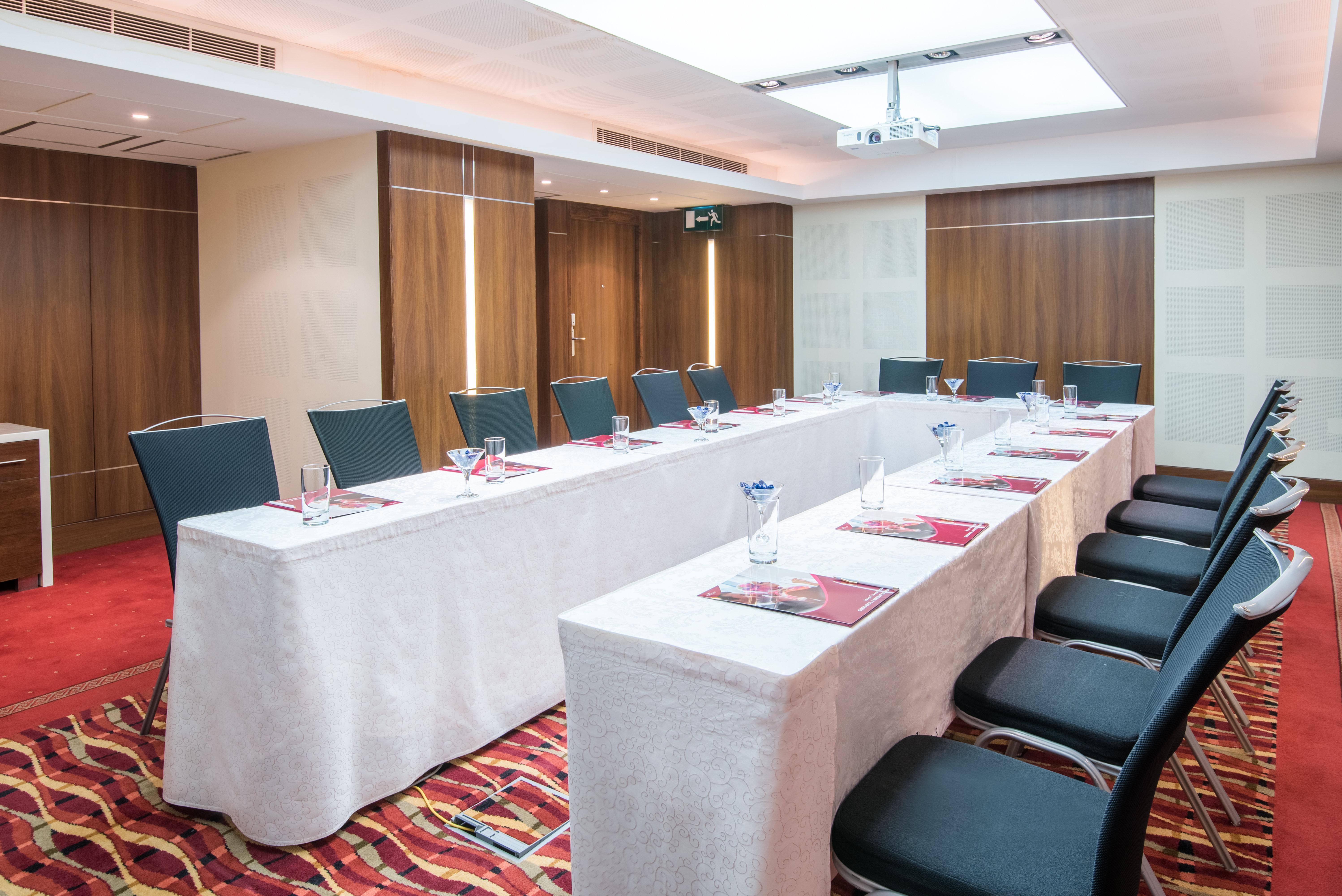 Crowne Plaza Kuwait Al Thuraya City By Ihg Kuwait City Exterior foto