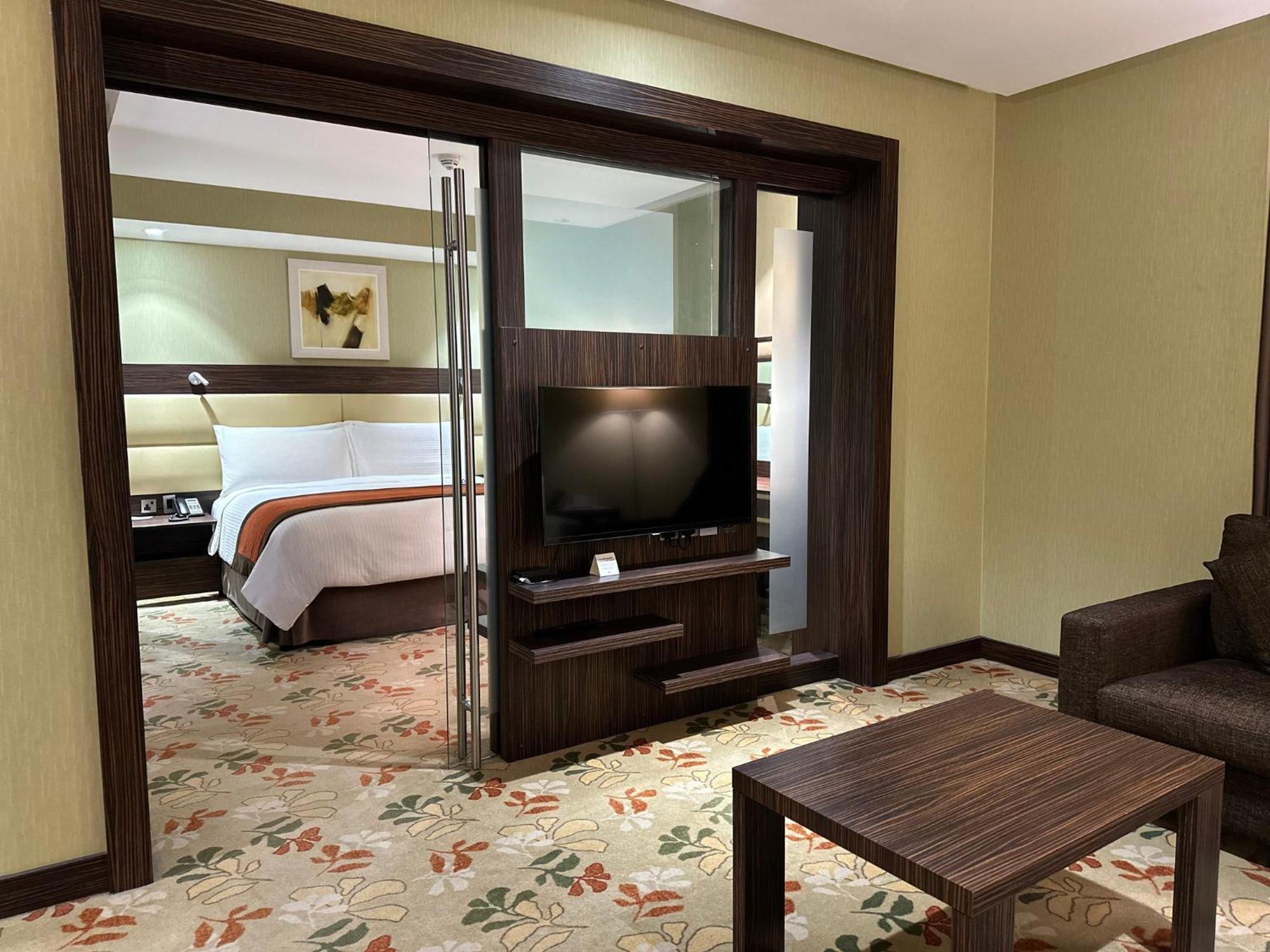 Crowne Plaza Kuwait Al Thuraya City By Ihg Kuwait City Exterior foto