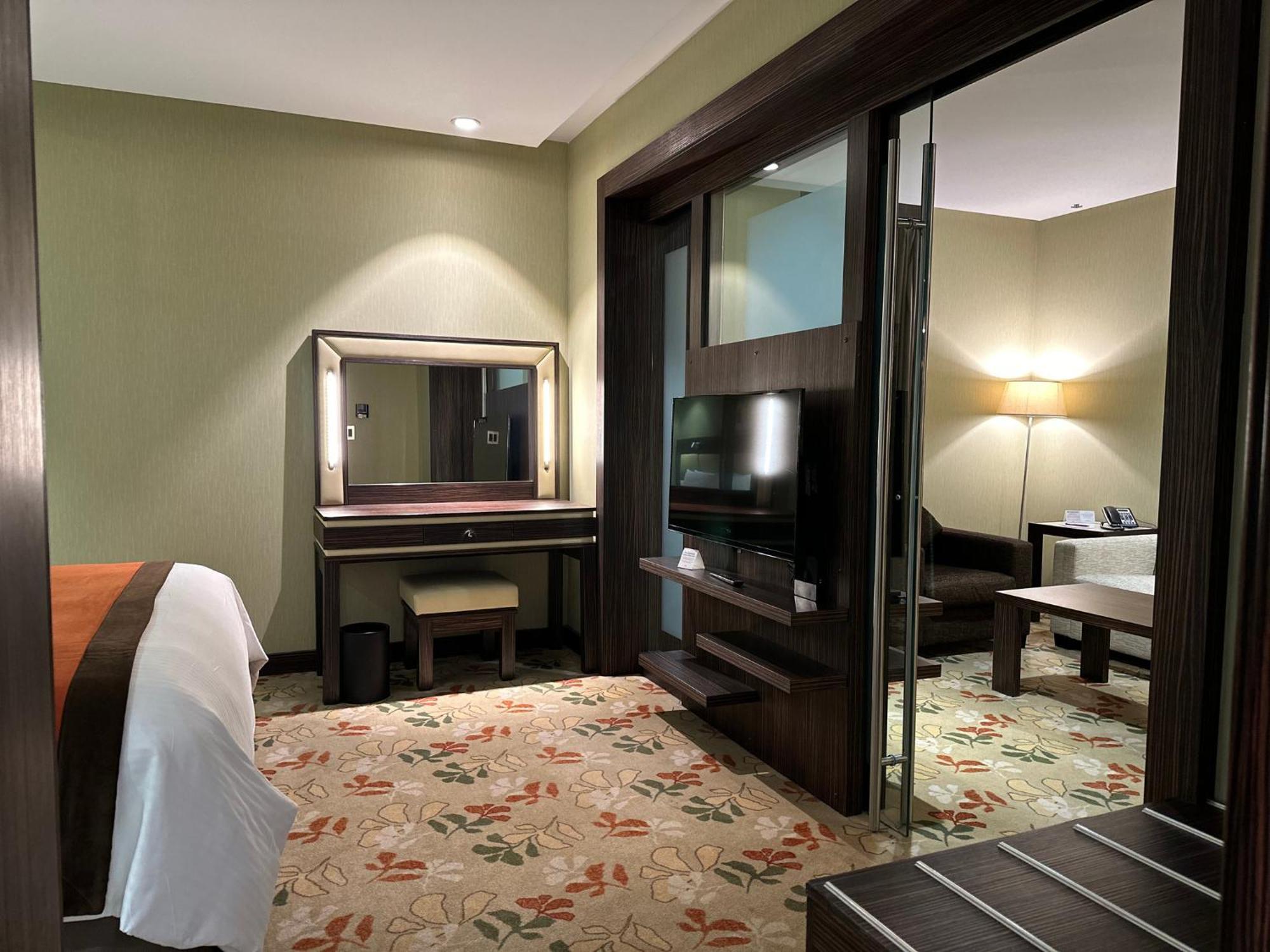 Crowne Plaza Kuwait Al Thuraya City By Ihg Kuwait City Exterior foto