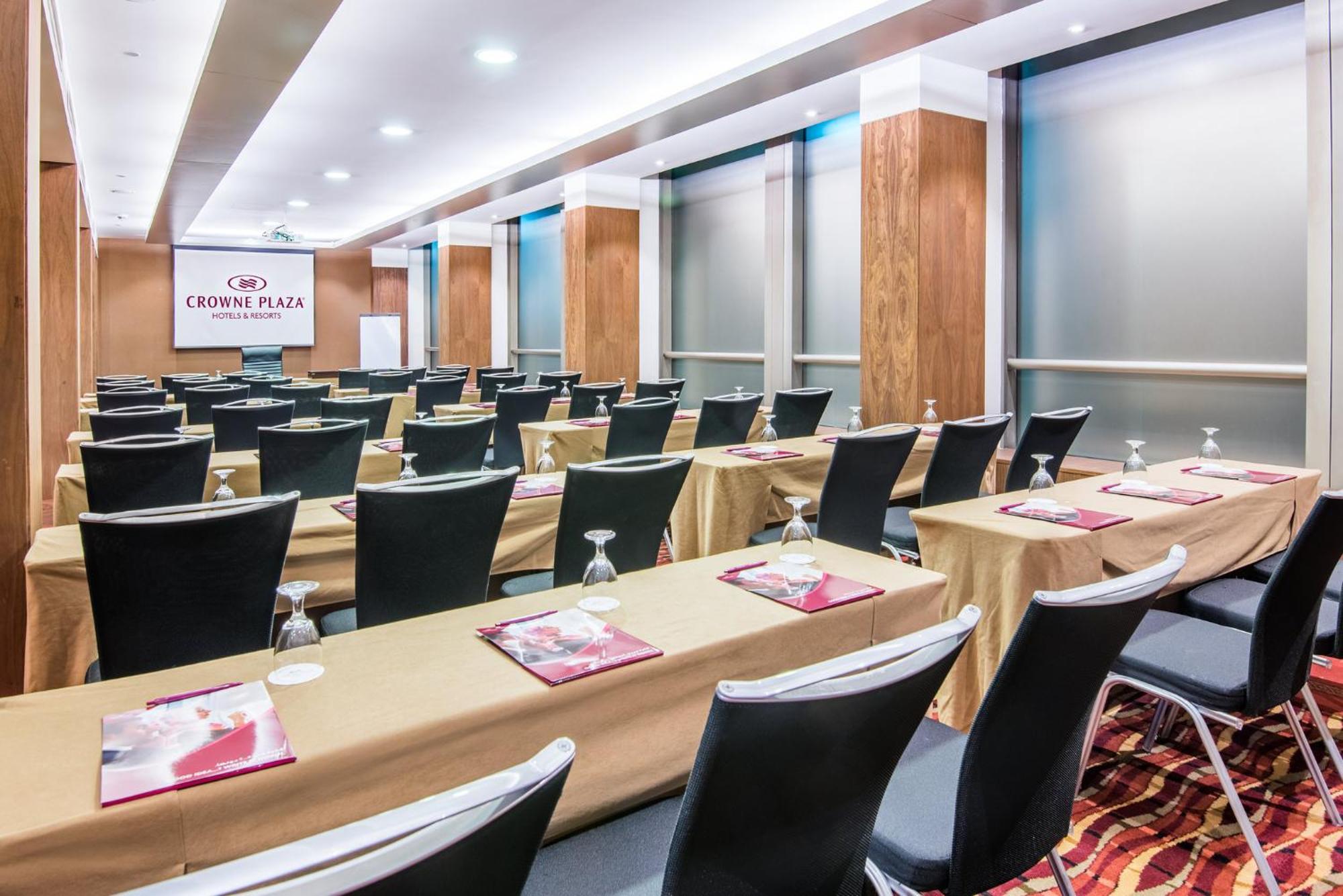 Crowne Plaza Kuwait Al Thuraya City By Ihg Kuwait City Exterior foto