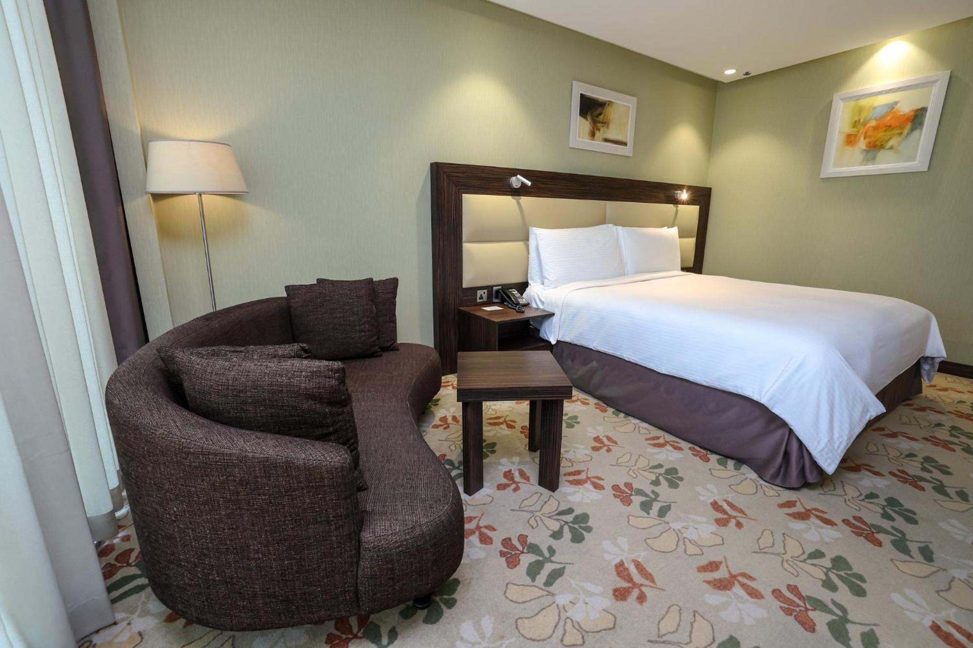 Crowne Plaza Kuwait Al Thuraya City By Ihg Kuwait City Exterior foto