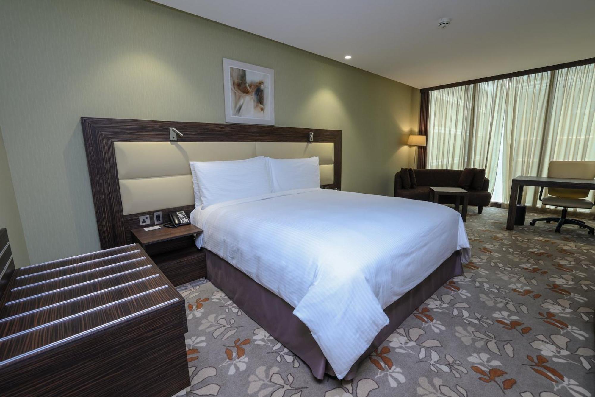 Crowne Plaza Kuwait Al Thuraya City By Ihg Kuwait City Exterior foto